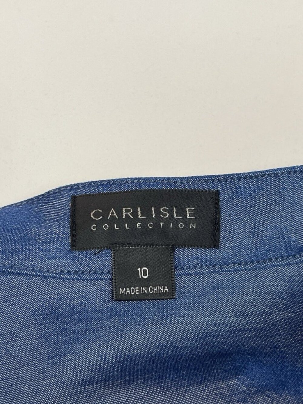 Carlisle Collection Blue Chambray Pintuck Top Size 10 Blouse - Picture 4 of 7
